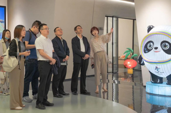 呂鴻赴重慶和四川國傳調研 蒞臨環(huán)球人物西南中心指導