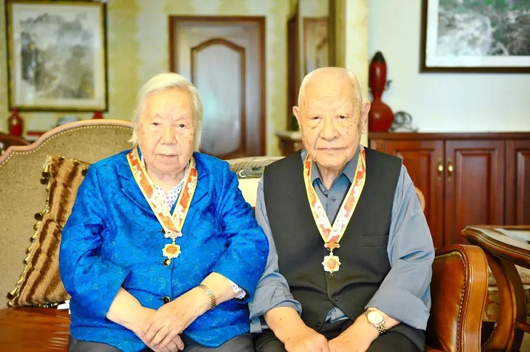 “神炮將軍”去世，打最狠的仗，寫最美情書