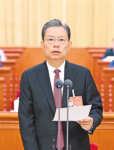 十四屆全國人大二次會議在京閉幕 習(xí)近平等在主席臺就座