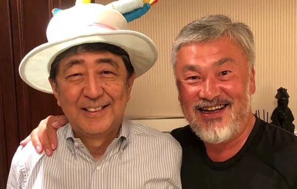 “哪里腐敗哪里就有安倍”，前首相比現(xiàn)任還忙？
