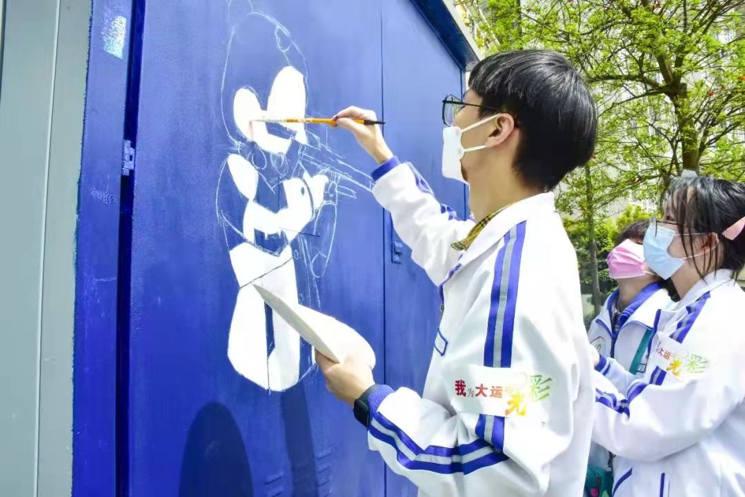 迎大運(yùn)：箱柜穿“新衣” 扮靚城市街景