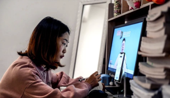 她是“中國(guó)首位”，也是1/27000000
