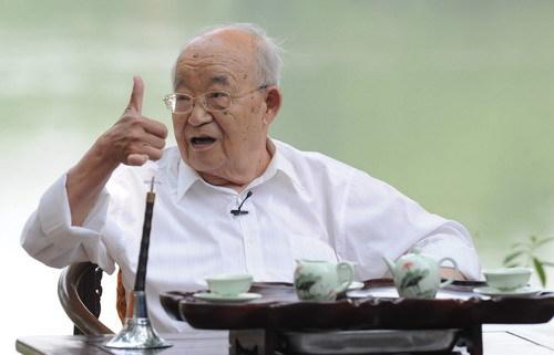 66年前，他寫出了刻進(jìn)國人基因里的這首歌