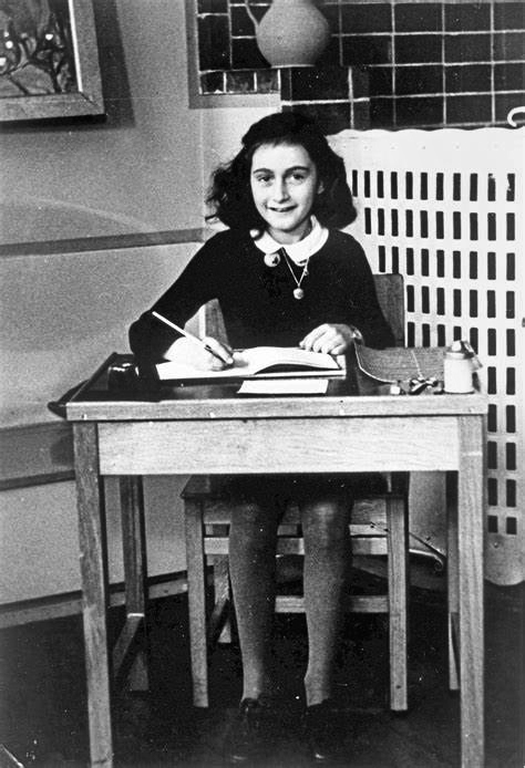誰把安妮一家送進(jìn)集中營