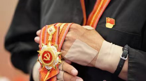 堅(jiān)持12年送考，張桂梅從未缺席