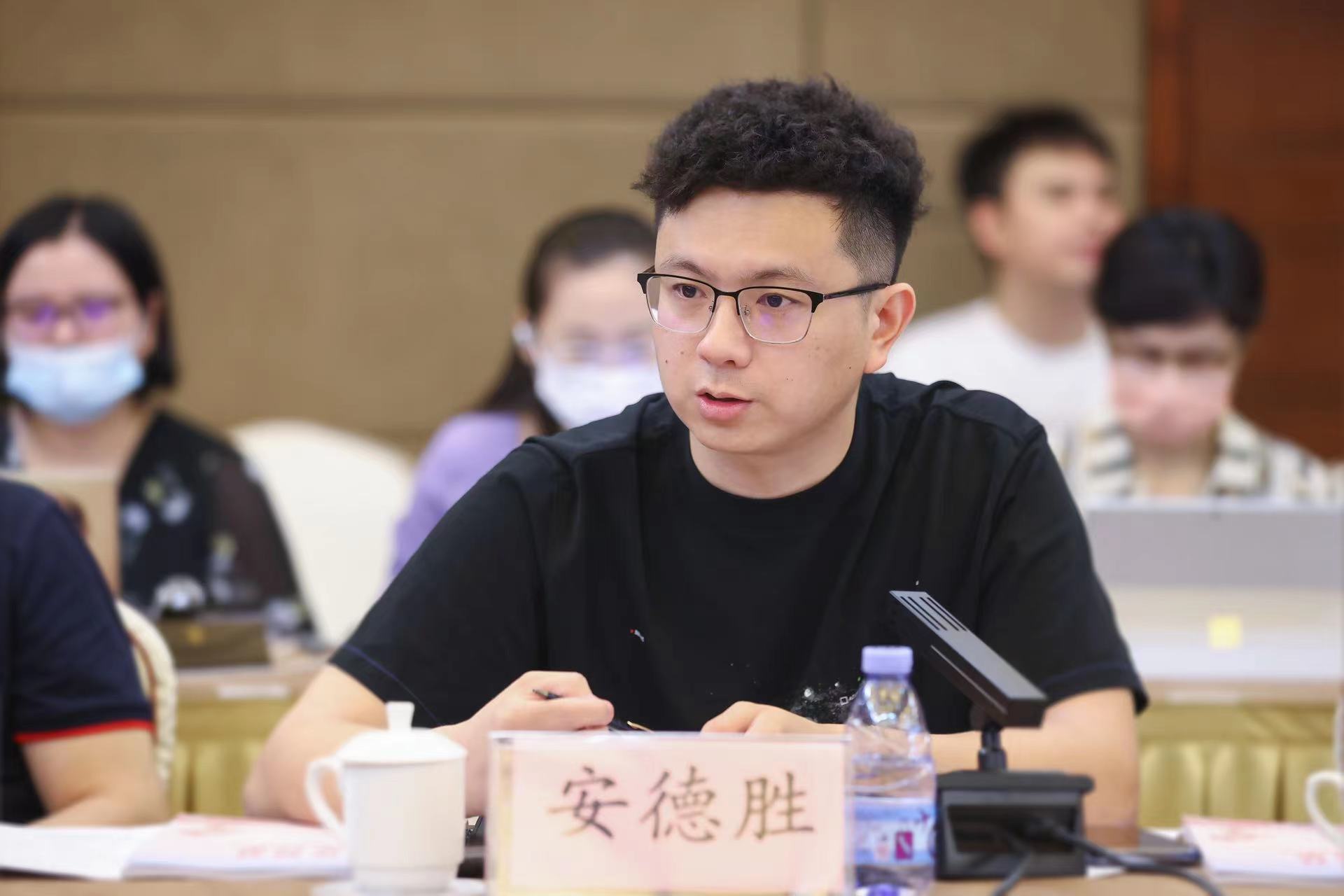 《春天花會開》專題研討會:在守正創(chuàng)新中實現(xiàn)民歌傳承