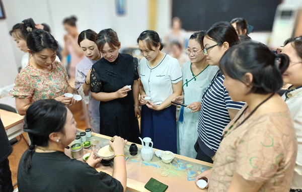 德陽(yáng)總工會(huì)“送課上門” 惠及數(shù)萬(wàn)女職工