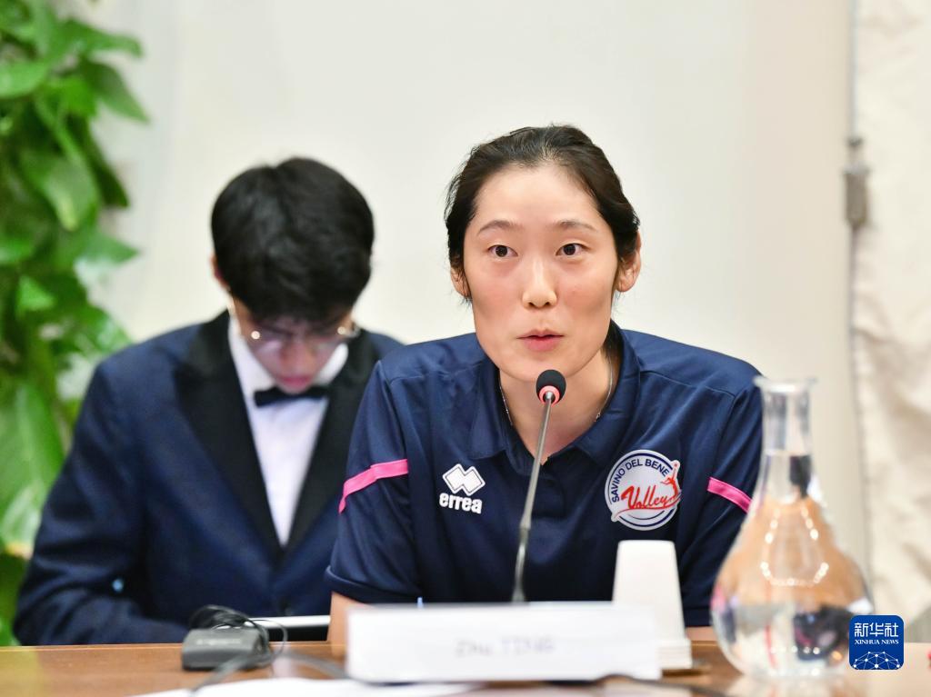 朱婷與意大利斯坎迪奇女排簽約一個(gè)賽季