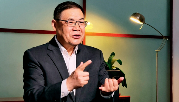 潘家華：“可再生能源，我們‘風(fēng)’‘光’無限”