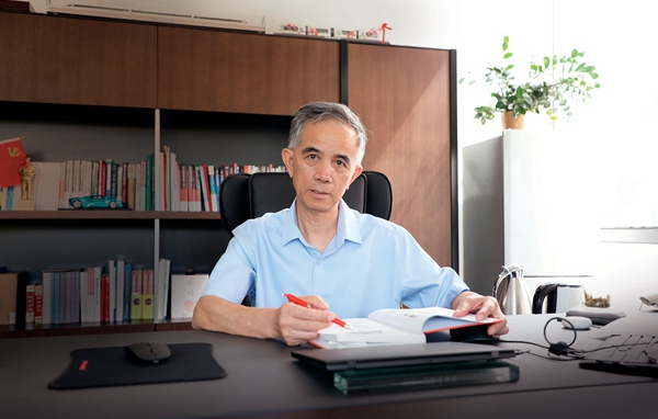 孫逢春：“這么快超越西方，我沒想到”