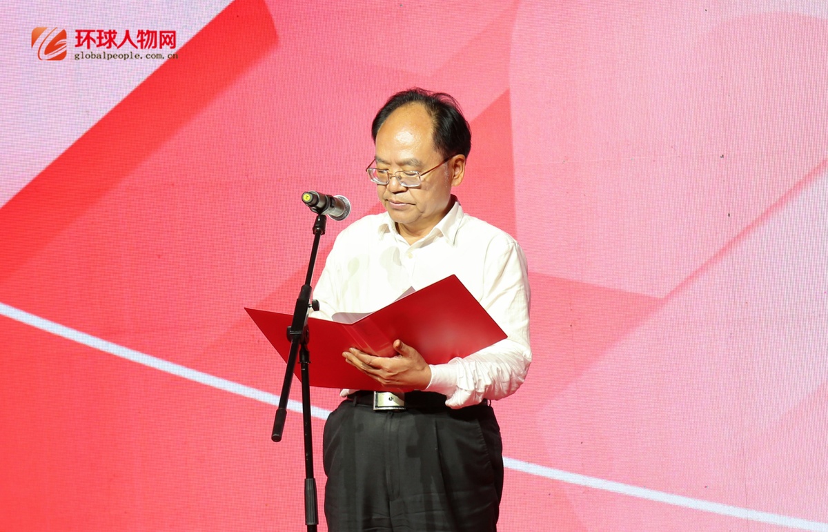 四川師范大學(xué)服裝與設(shè)計藝術(shù)學(xué)院建院20周年暨2023優(yōu)秀畢業(yè)設(shè)計作品發(fā)布會舉行