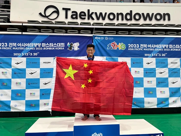臺灣選手李東憲：這才是國旗！