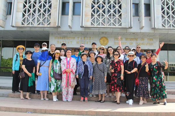 四川中旅撒馬爾罕首發(fā)團(tuán)啟航