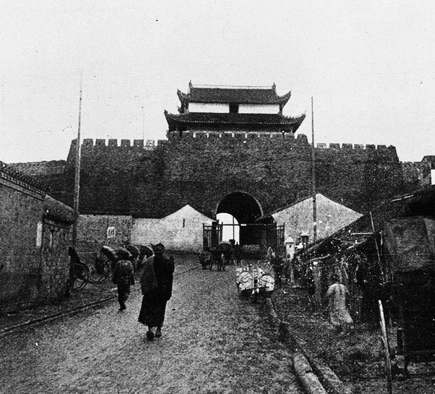 葉兆言:坐在南京這張“凳子”上寫(xiě)南京
