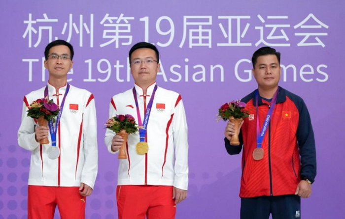  象棋——中國選手鄭惟桐獲男子個(gè)人金牌