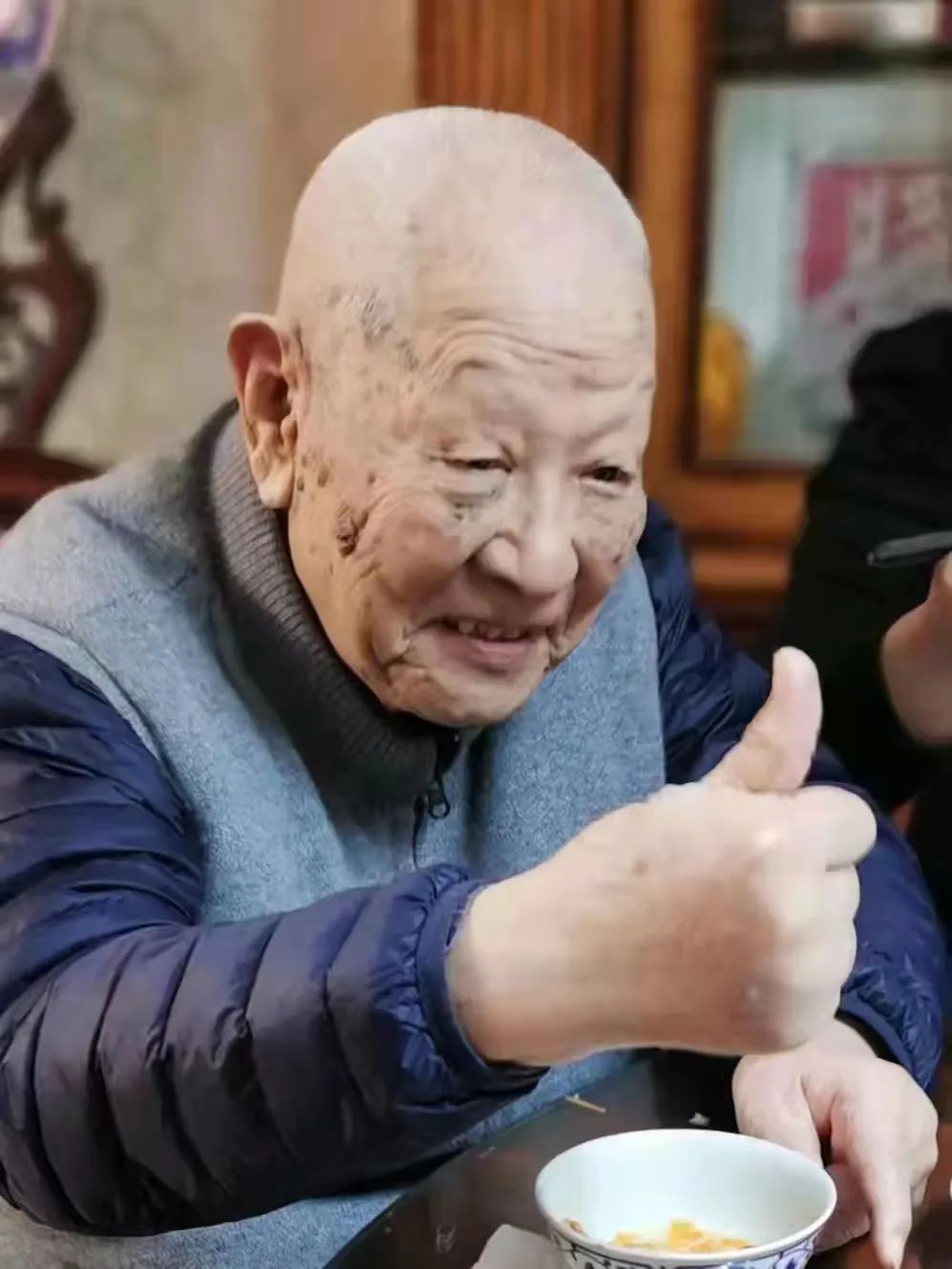“神炮將軍”去世，打最狠的仗，寫最美情書