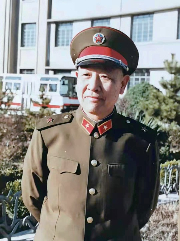 “神炮將軍”去世，打最狠的仗，寫最美情書