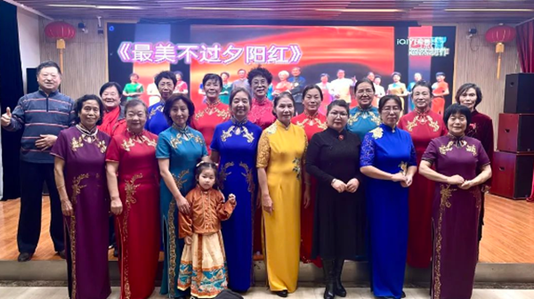 胡楊林朗誦藝術(shù)團(tuán)奏響多彩生活“樂(lè)章”