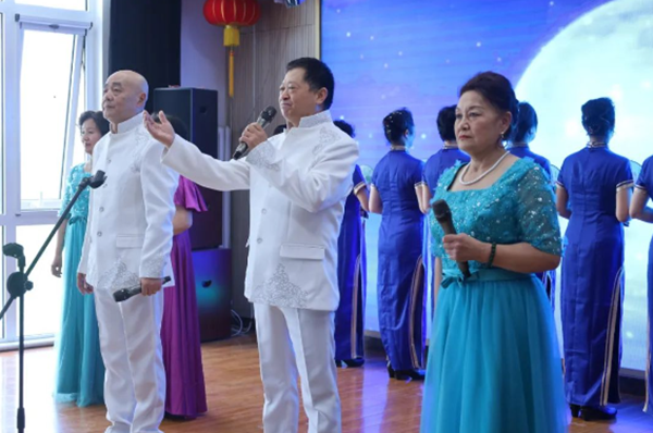胡楊林朗誦藝術(shù)團(tuán)奏響多彩生活“樂(lè)章”