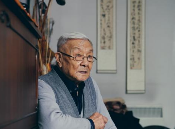 “8090”對(duì)話錄｜94歲楊先讓，一刀一筆任平生