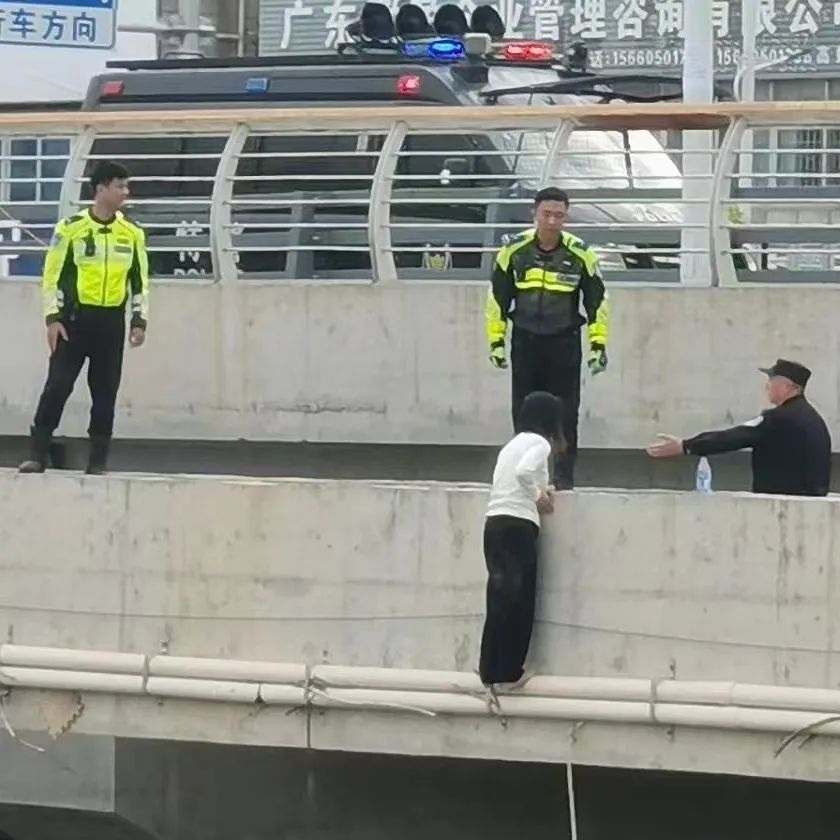 一通電話(huà)，一命救下！“小孩哥”厲害了！