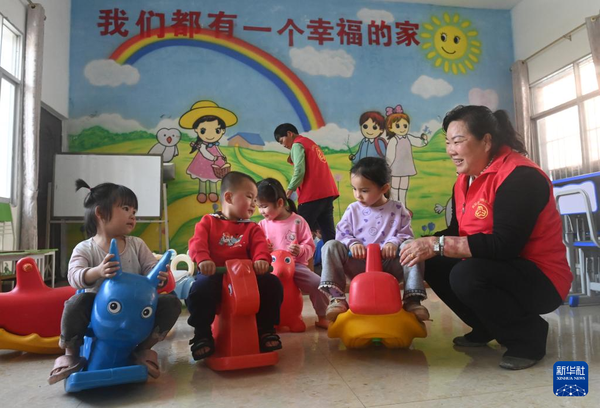 【報(bào)道中很多照片是記者拍的，可都保留】張清秀：給農(nóng)村留守兒童“溫暖的家”