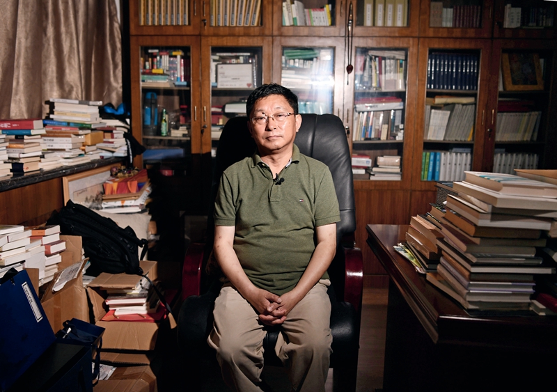 阿來，步履不停