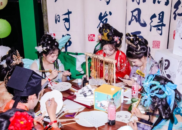 現(xiàn)場 | 這一場播主們的聚會，是青春與創(chuàng)意的盛宴