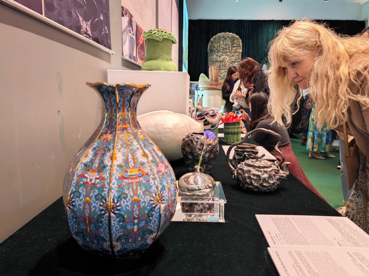 Chinese handicrafts star at London Craft Week