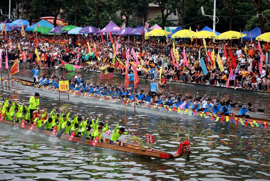 Traditional, modern customs merge during China