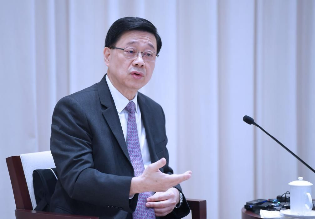 李家超：香港國(guó)際金融中心和航運(yùn)中心地位很穩(wěn)固、很有優(yōu)勢(shì)