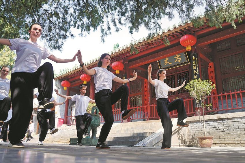 Russian disciples immerse themselves in Shaolin