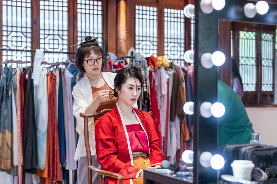 Puyuan transforms into a Southern Song Dynasty haven