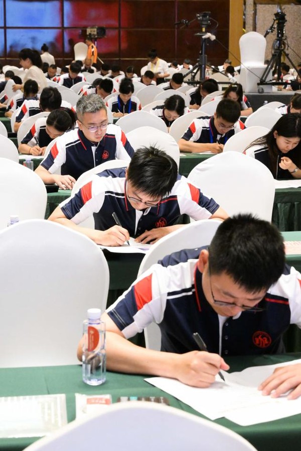 群英薈萃勇?tīng)?zhēng)先    “兵頭將尾”顯鋒芒