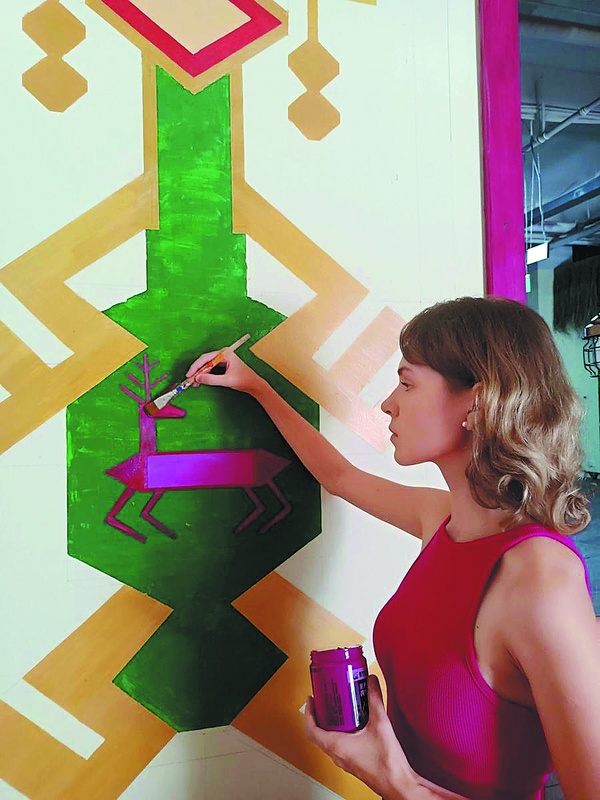 Painter is drawn to island