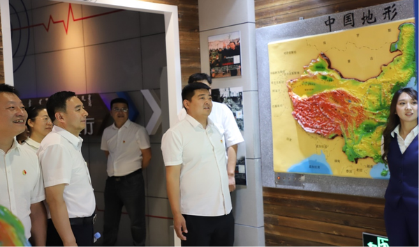 鄂爾多斯市煙草專賣局開展“弘揚科學家精神，凝聚‘新’力量”主題活動