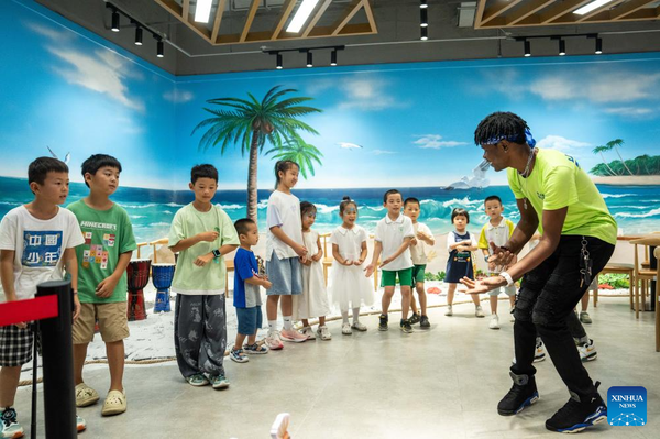 Activites held to promote youth communication between China, Africa
