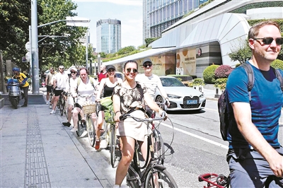 Local foreign language tour guides witness increasing popularity of
