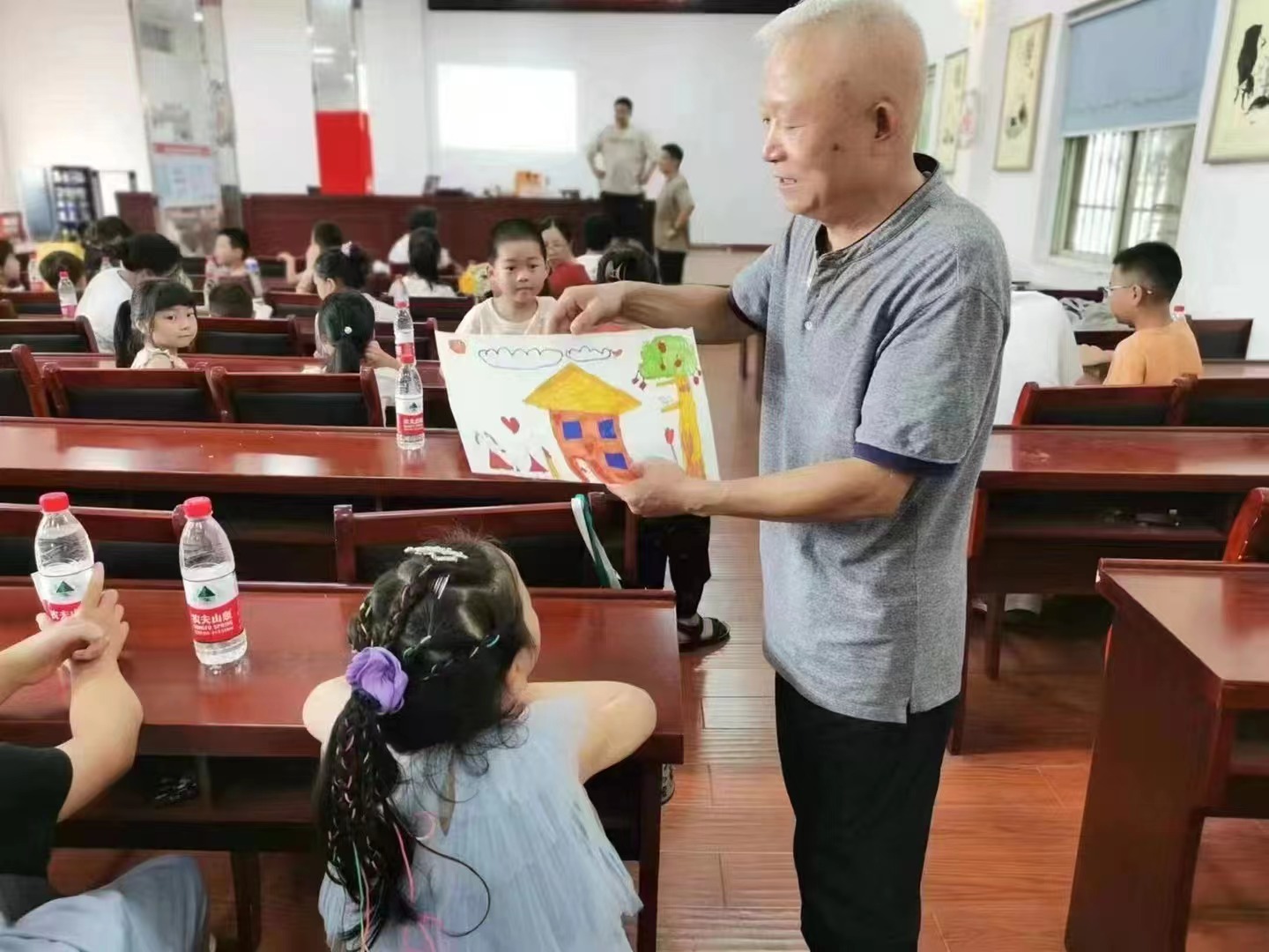 繆惠新，“野蠻生長(zhǎng)”的農(nóng)民畫(huà)家