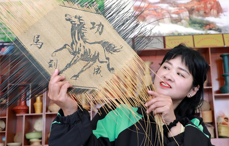安徽界首：竹編產業(yè)編出致富路