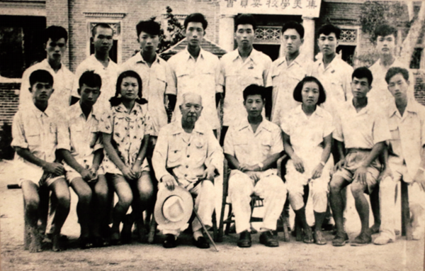 “真骨性方能愛(ài)國(guó)，真事業(yè)方能救國(guó)”