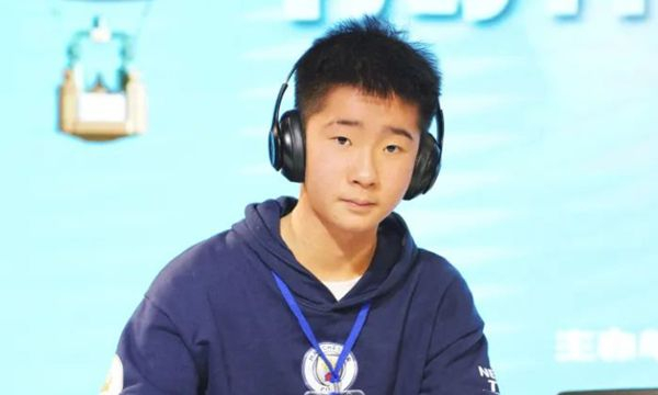 牛！浙江16歲小孩哥玩魔方，打破亞洲紀錄